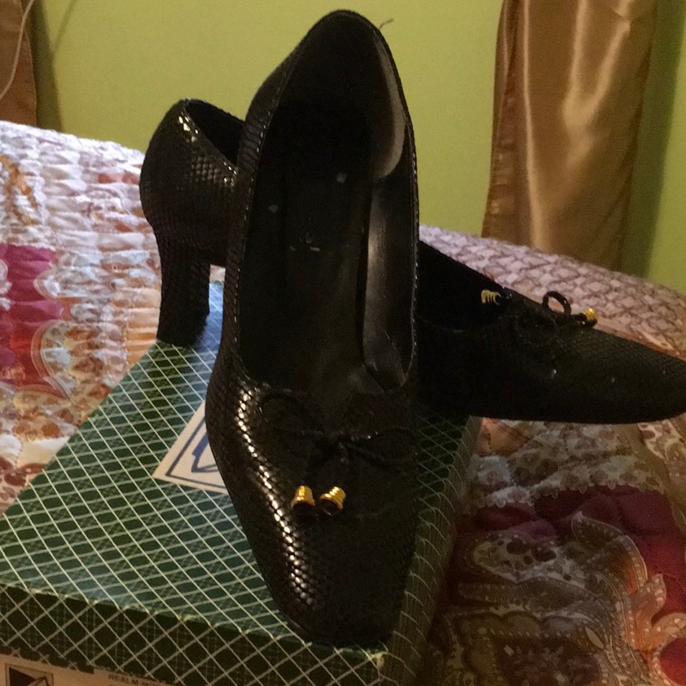 Women’s shoes